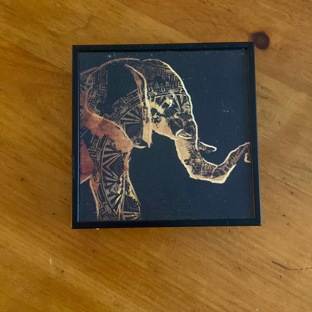6.5”x6.5” elephant picture